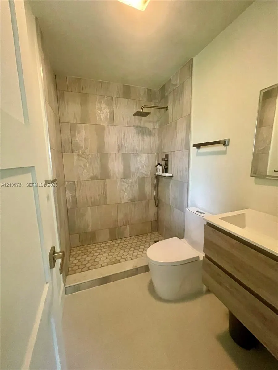 807 E Cypress Lane #V-49