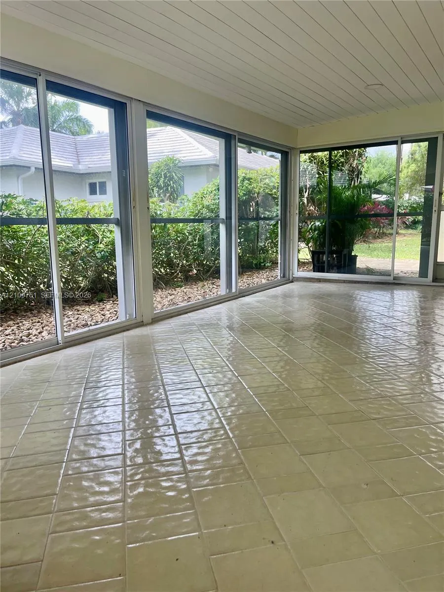807 E Cypress Lane #V-49