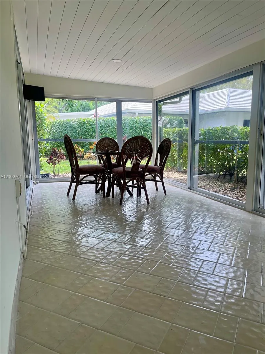 807 E Cypress Lane #V-49