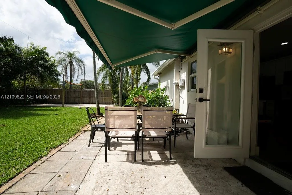 913 Lighthouse Drive