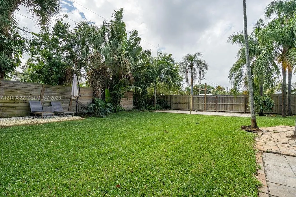 913 Lighthouse Drive