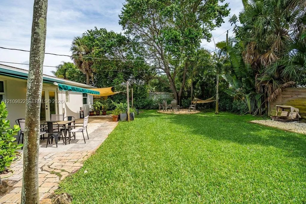 913 Lighthouse Drive