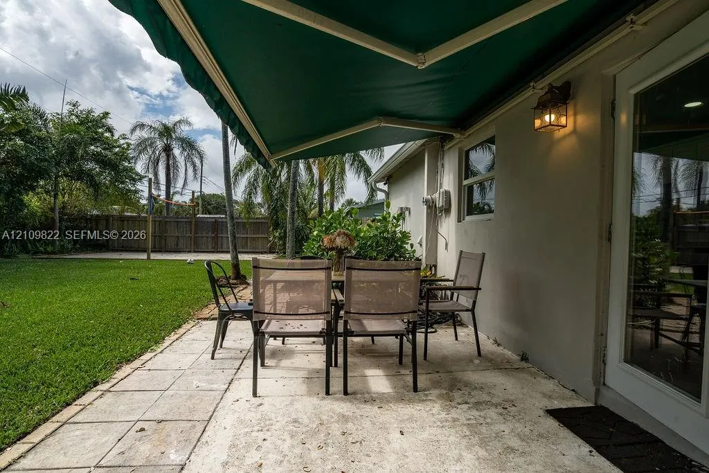 913 Lighthouse Drive