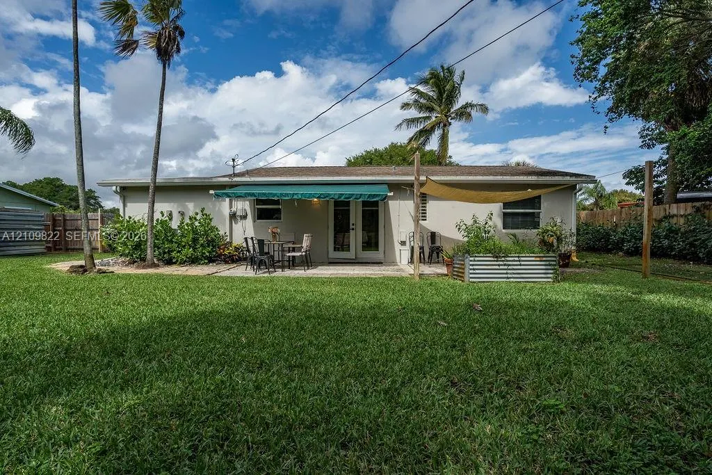 913 Lighthouse Drive
