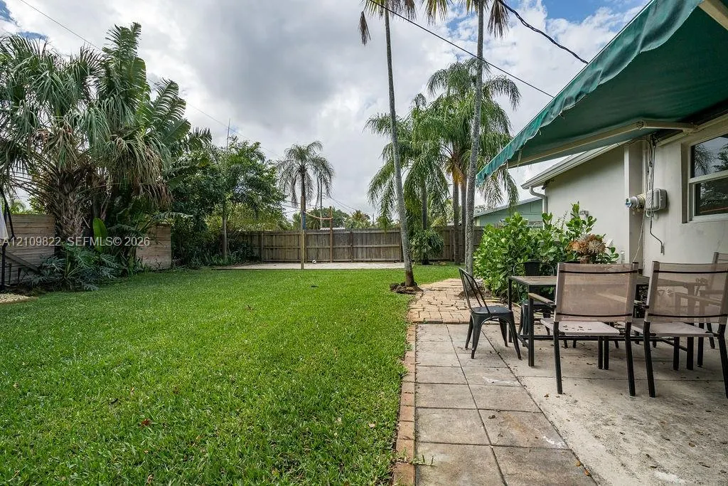 913 Lighthouse Drive