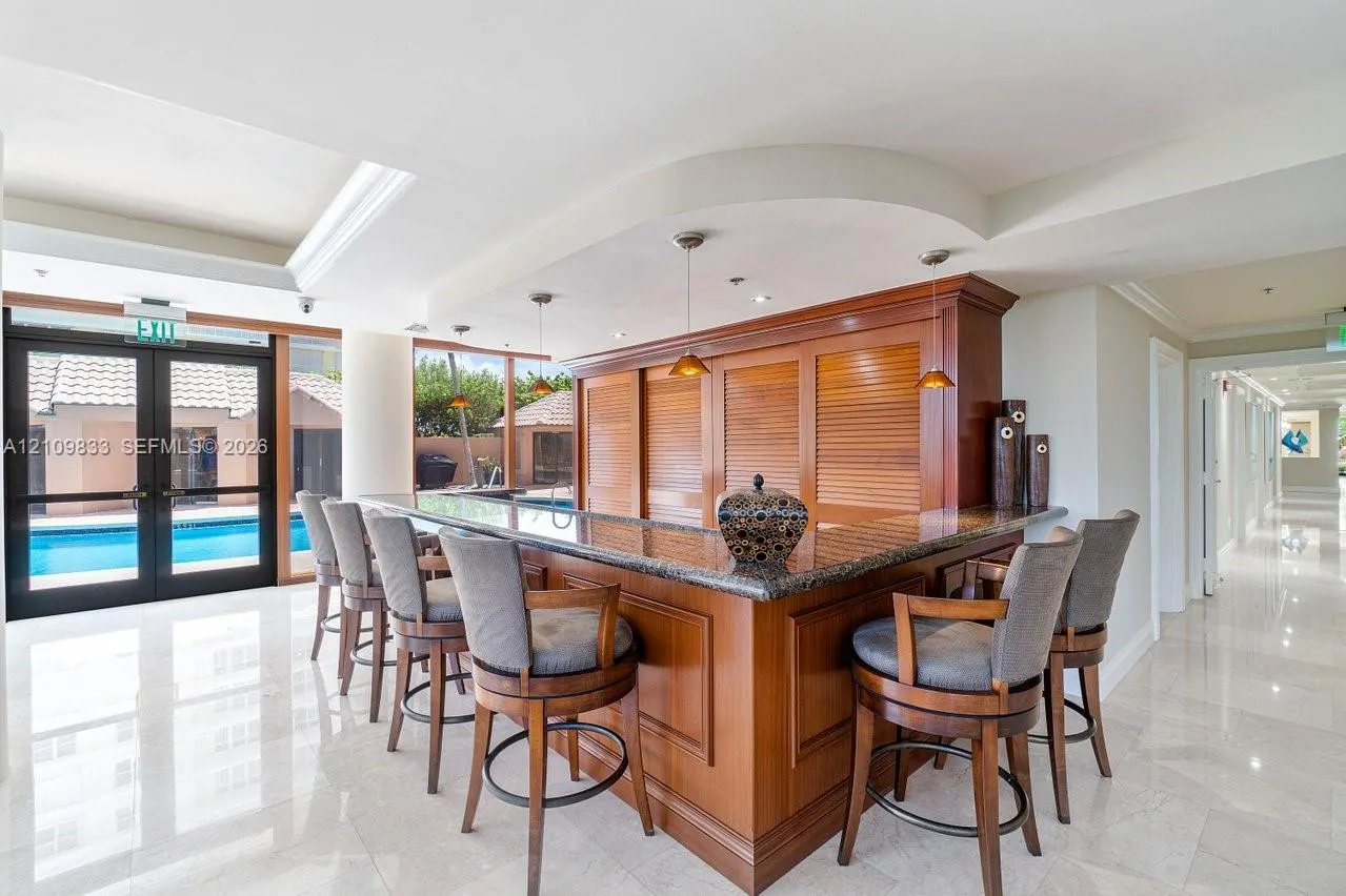530 Ocean Drive #405
