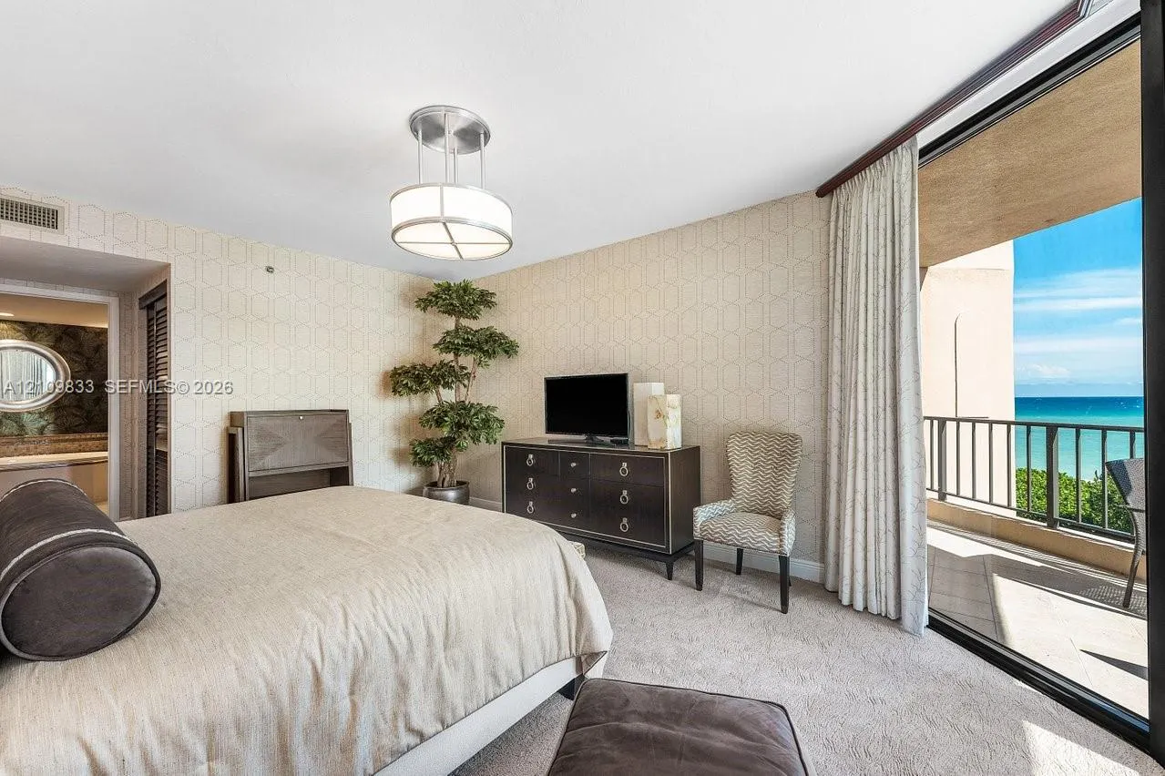530 Ocean Drive #405