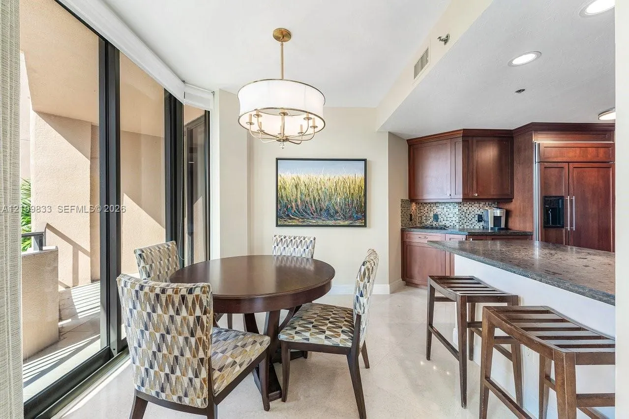 530 Ocean Drive #405