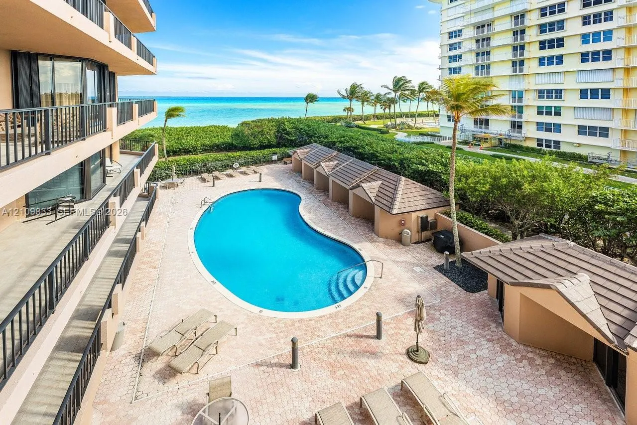 530 Ocean Drive #405