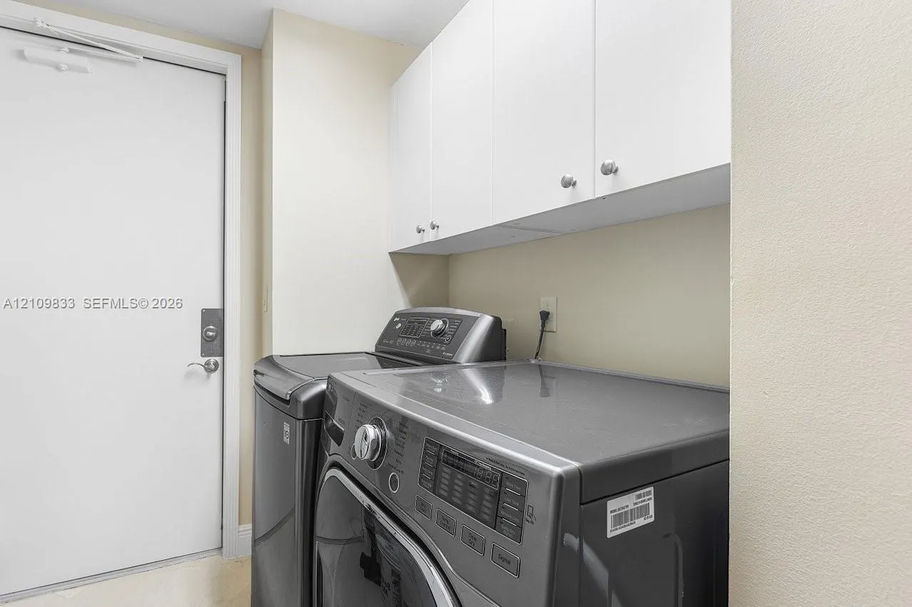 530 Ocean Drive #405