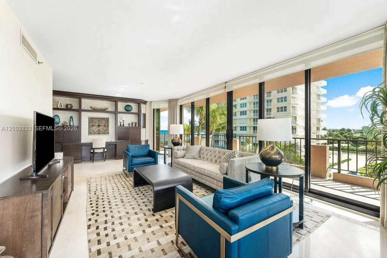 530 Ocean Drive #405