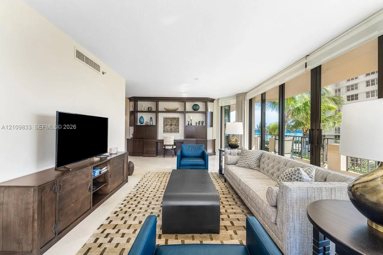 530 Ocean Drive #405