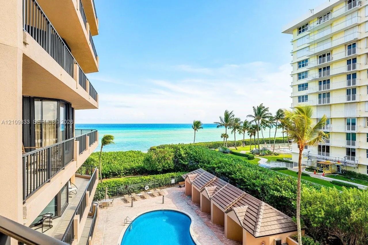 530 Ocean Drive #405