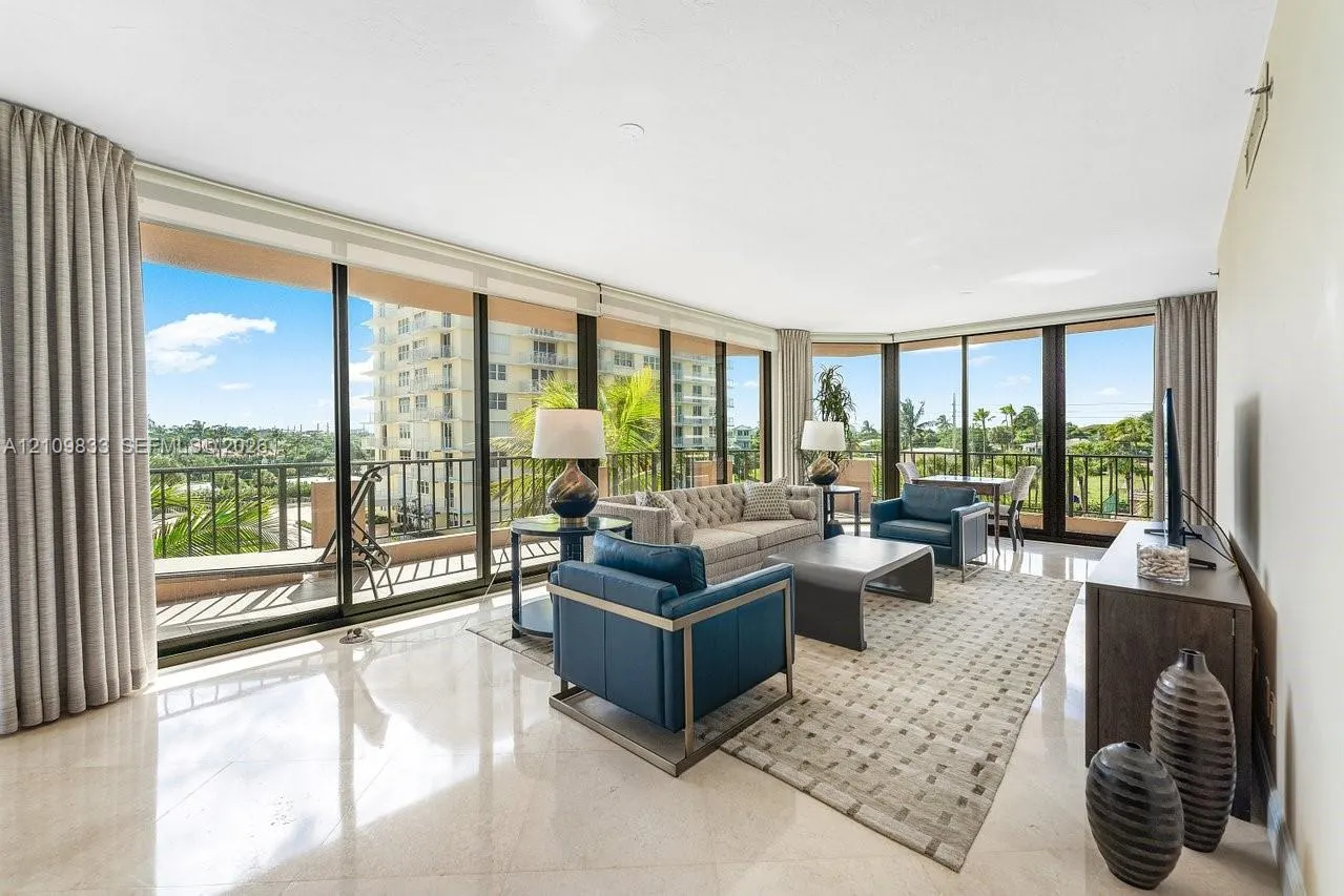 530 Ocean Drive #405