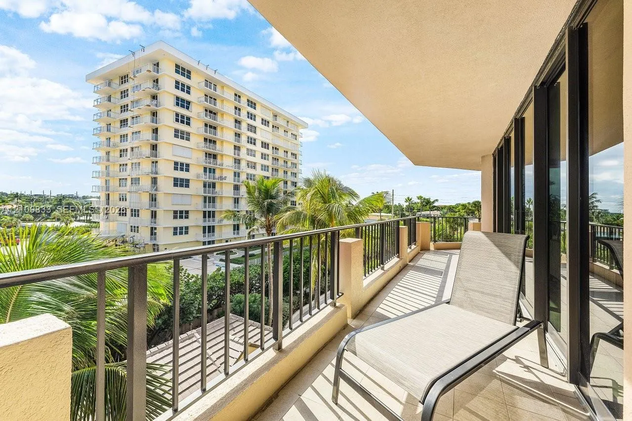 530 Ocean Drive #405