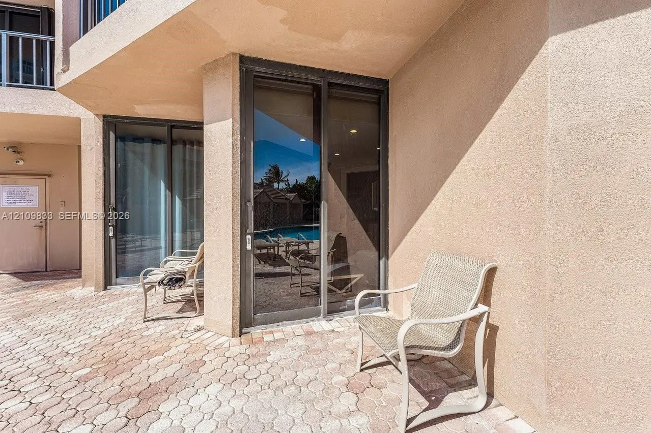 530 Ocean Drive #405