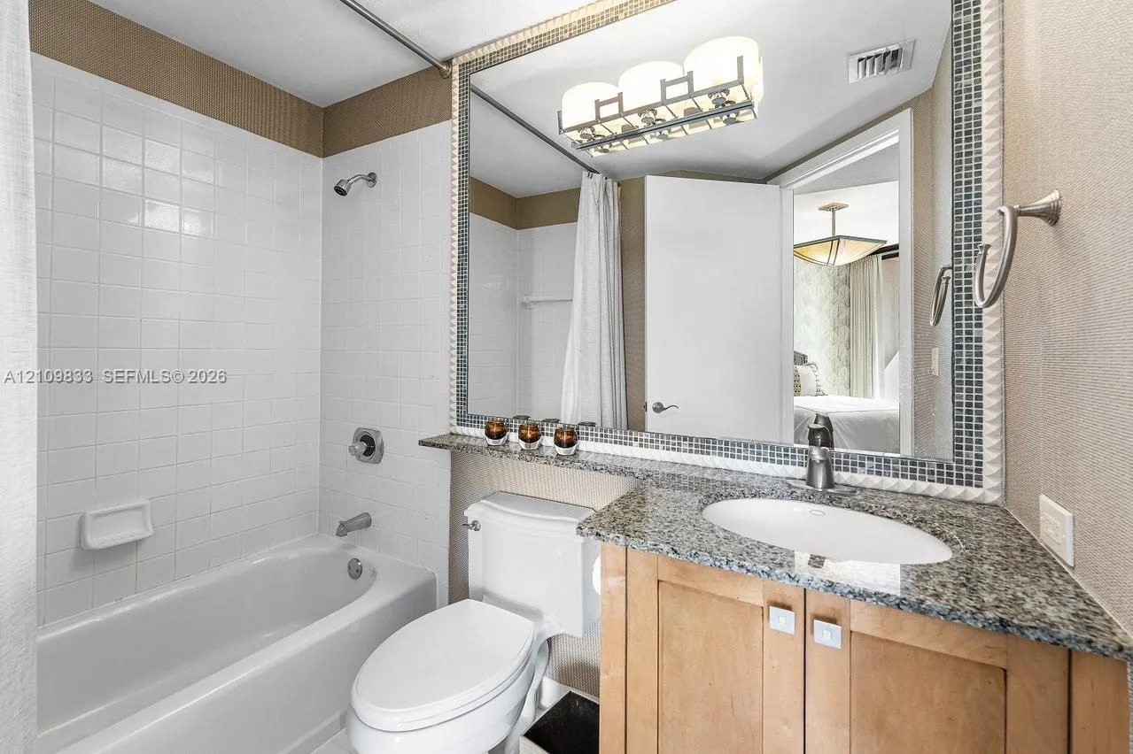 530 Ocean Drive #405
