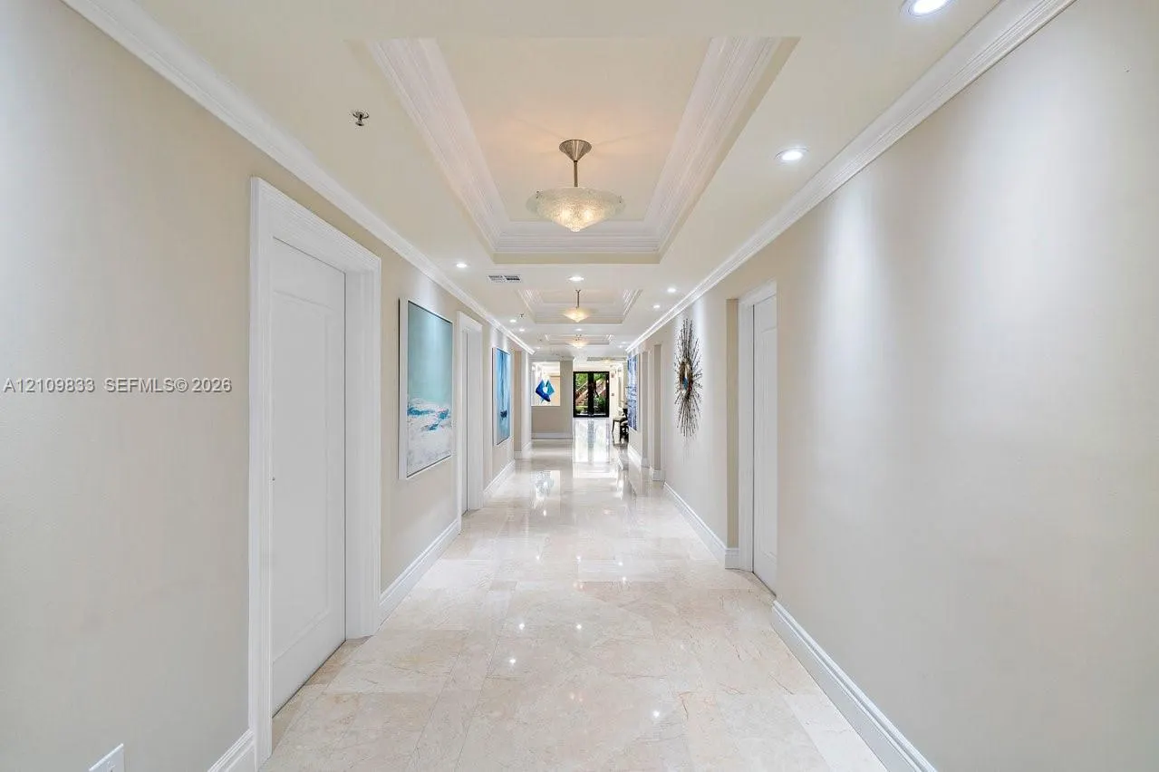 530 Ocean Drive #405