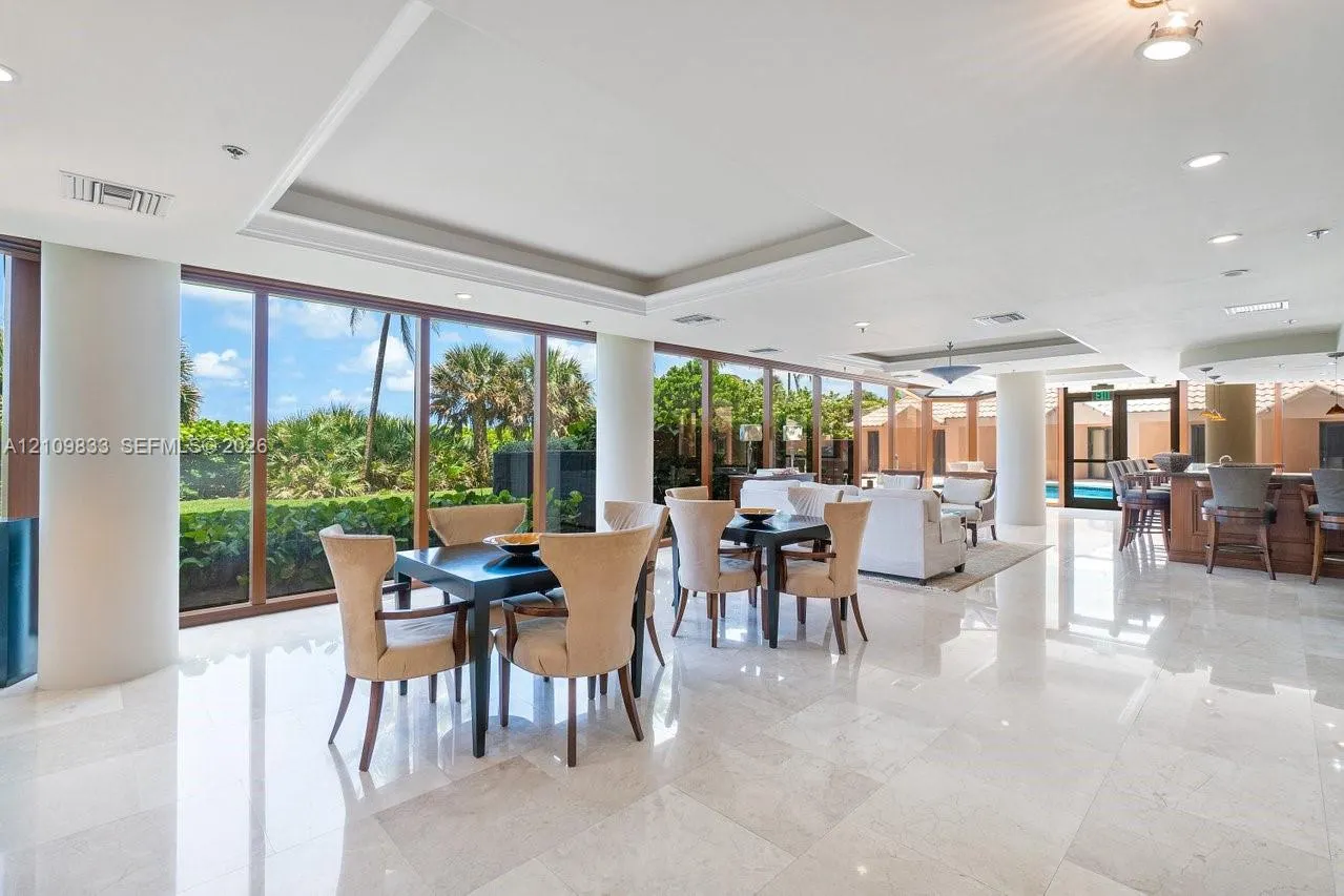 530 Ocean Drive #405