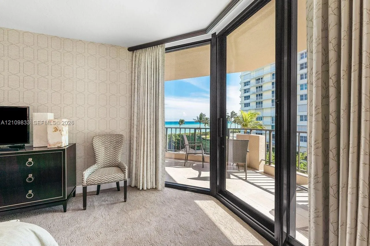530 Ocean Drive #405