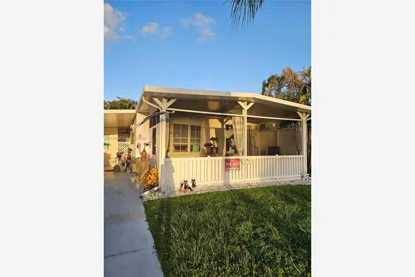8 La Mesa