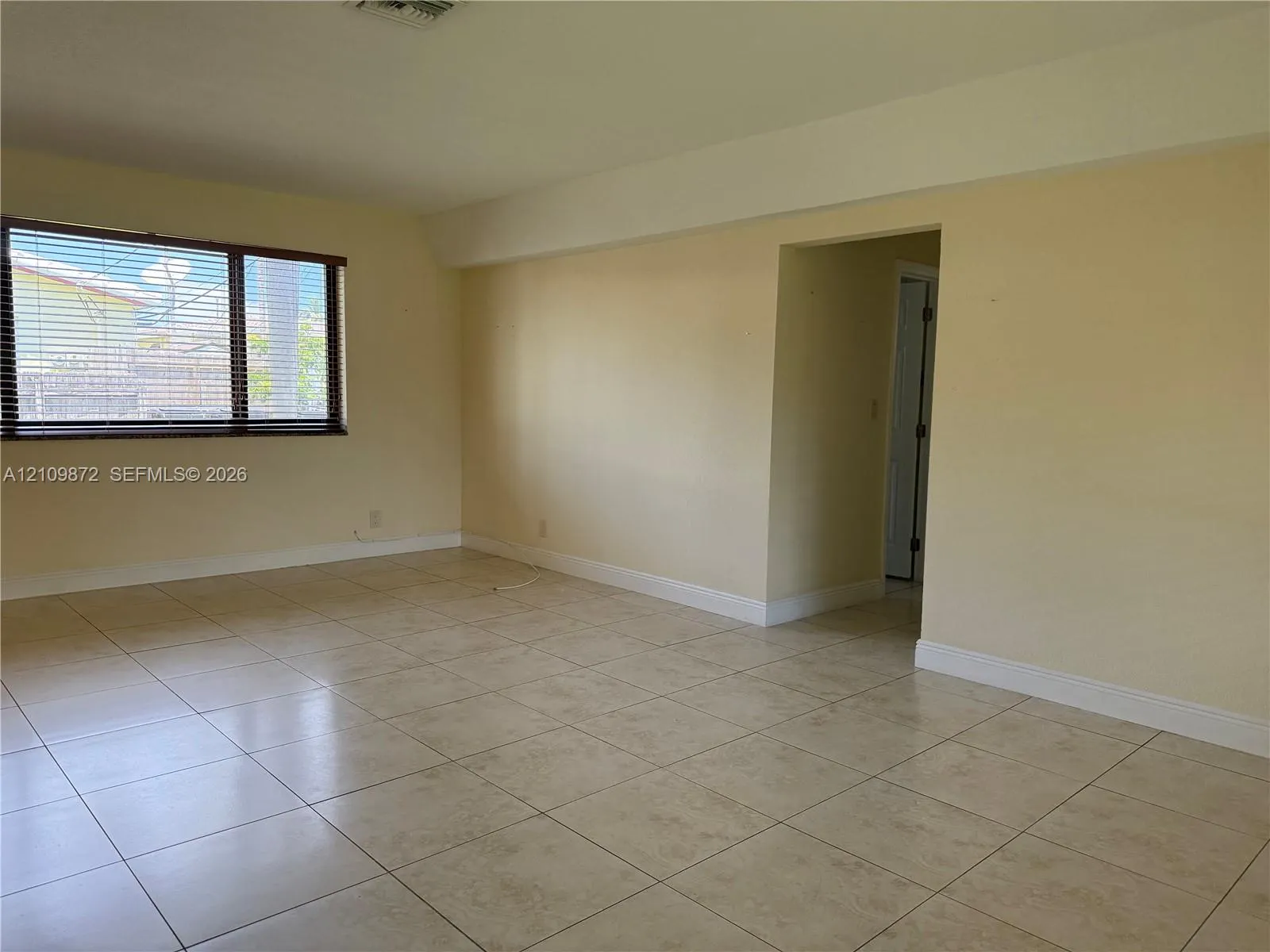 811 NE 10th Street #5