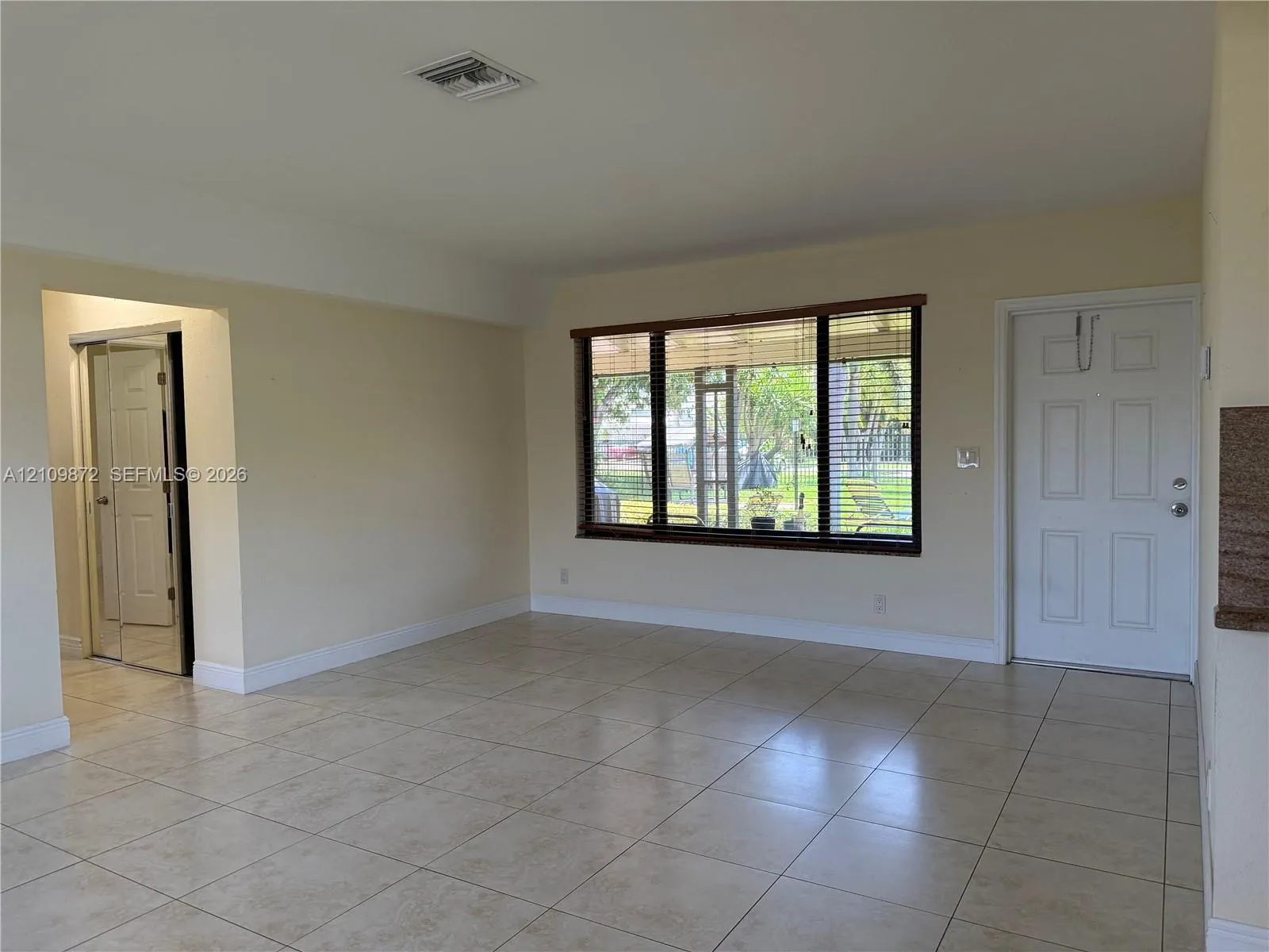 811 NE 10th Street #5