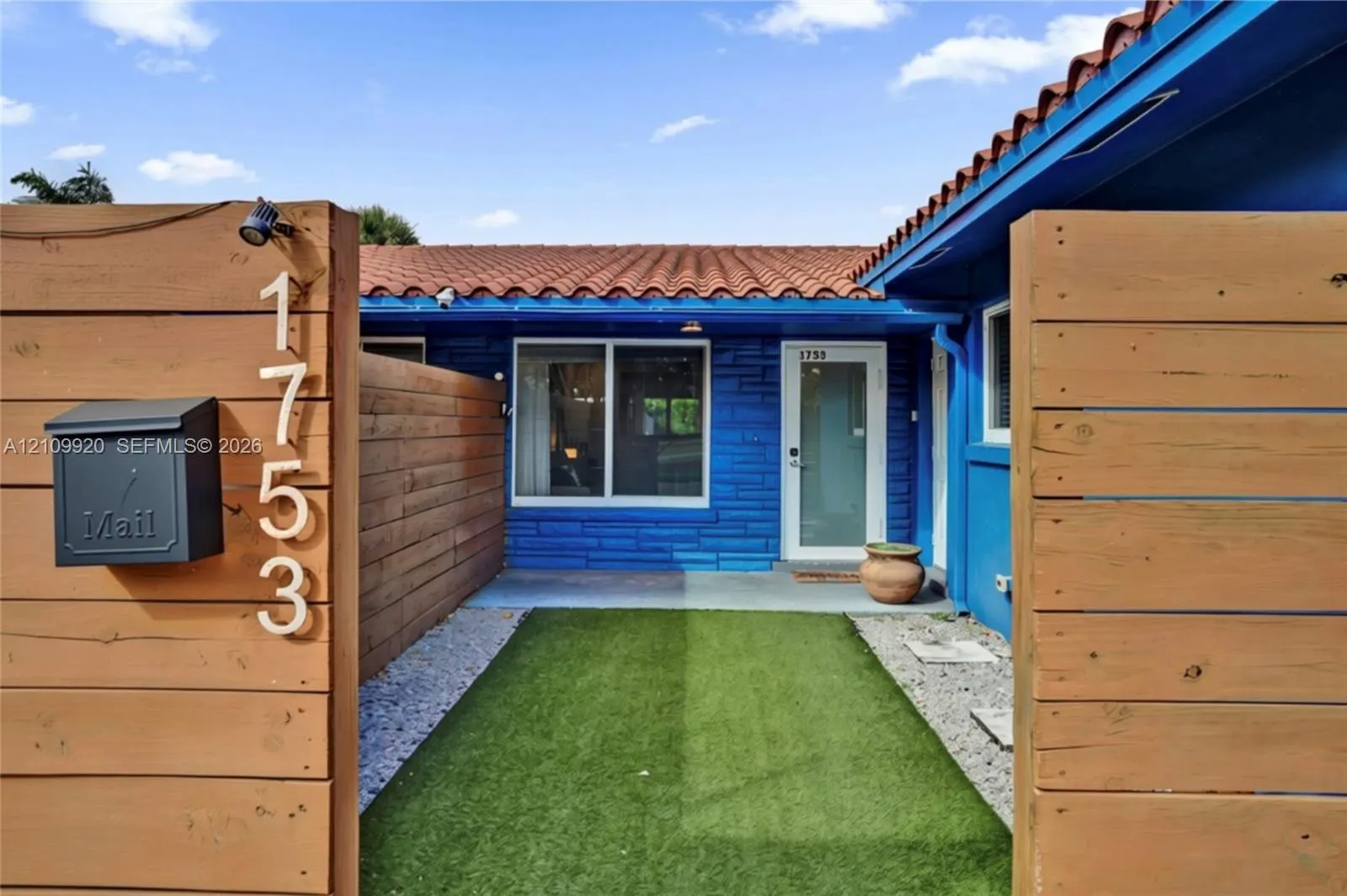 1747-1753 NE 45th Street