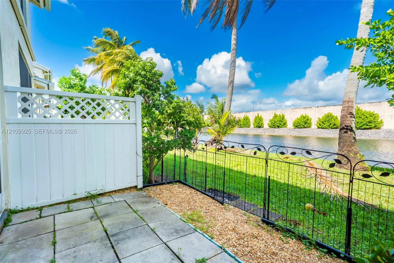 9807 NW 57th Manor