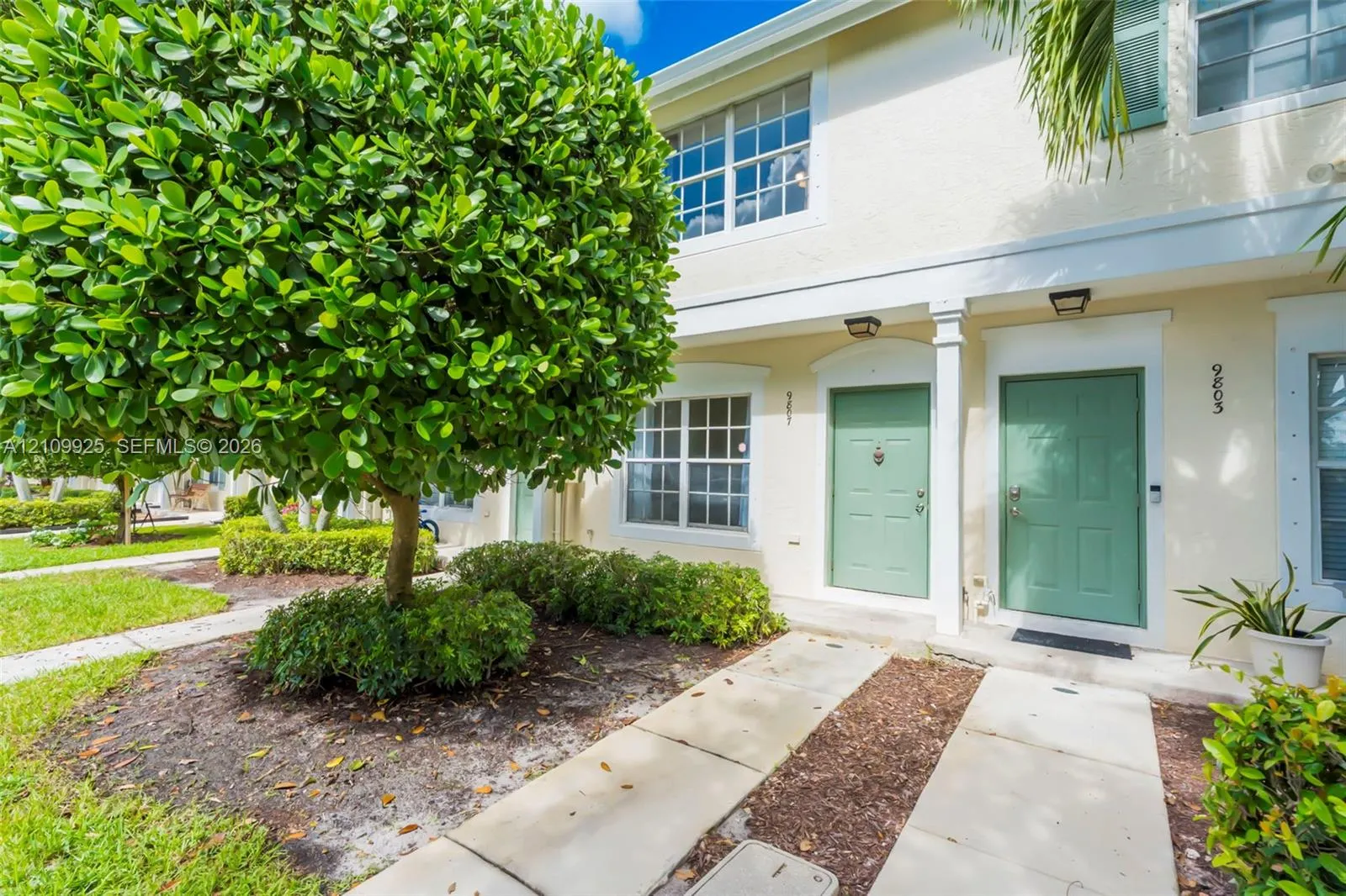 9807 NW 57th Manor