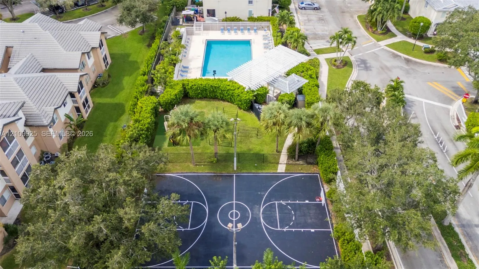 9807 NW 57th Manor