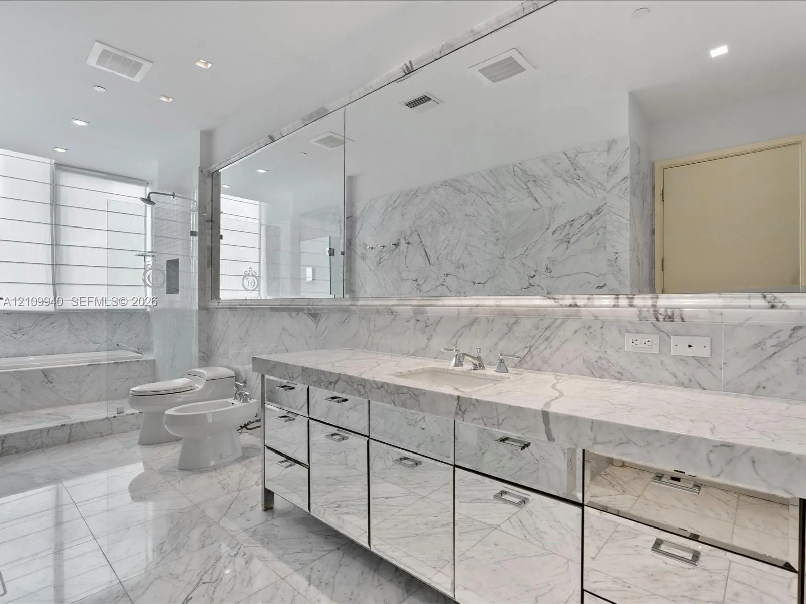 17475 Collins Avenue #2302
