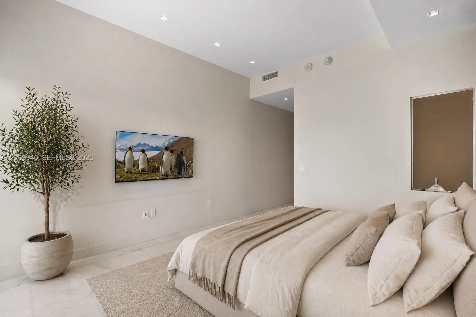 17475 Collins Avenue #2302