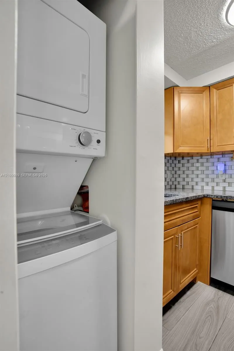 6625 Winfield Boulevard #4-D