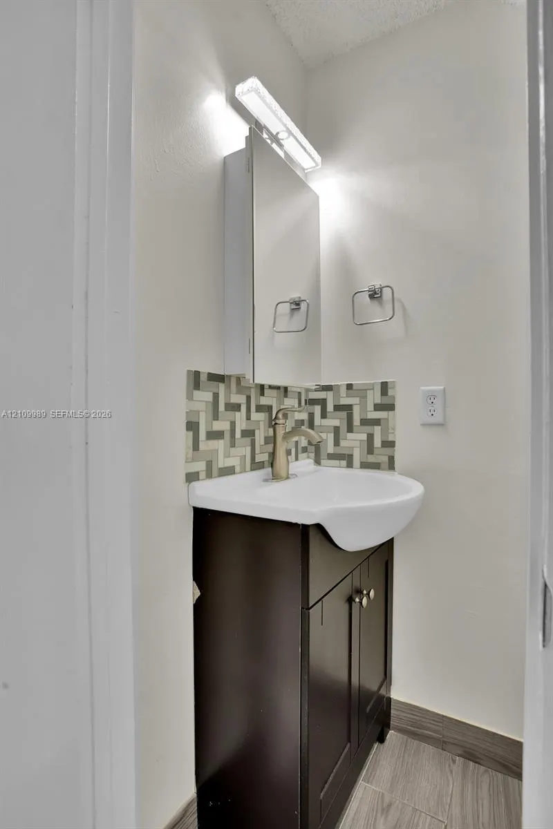 6625 Winfield Boulevard #4-D