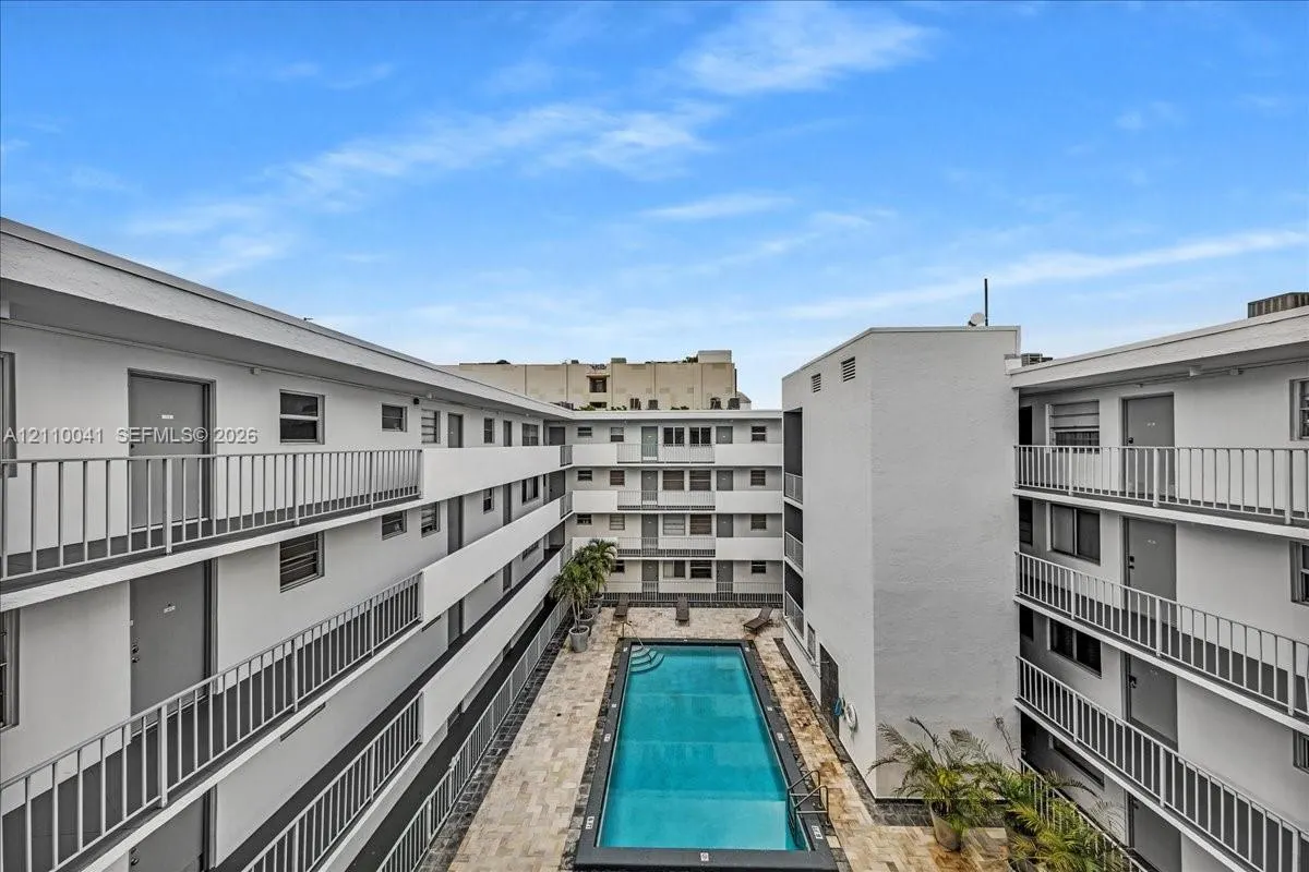 1610 Lenox Avenue #516