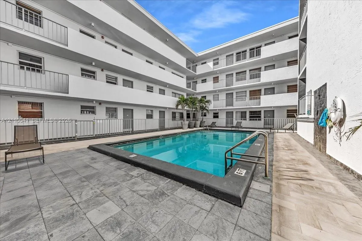 1610 Lenox Avenue #516