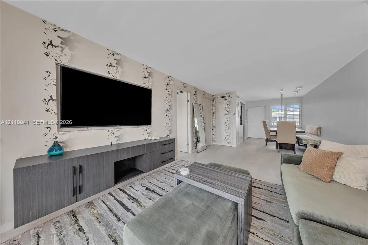 1610 Lenox Avenue #516