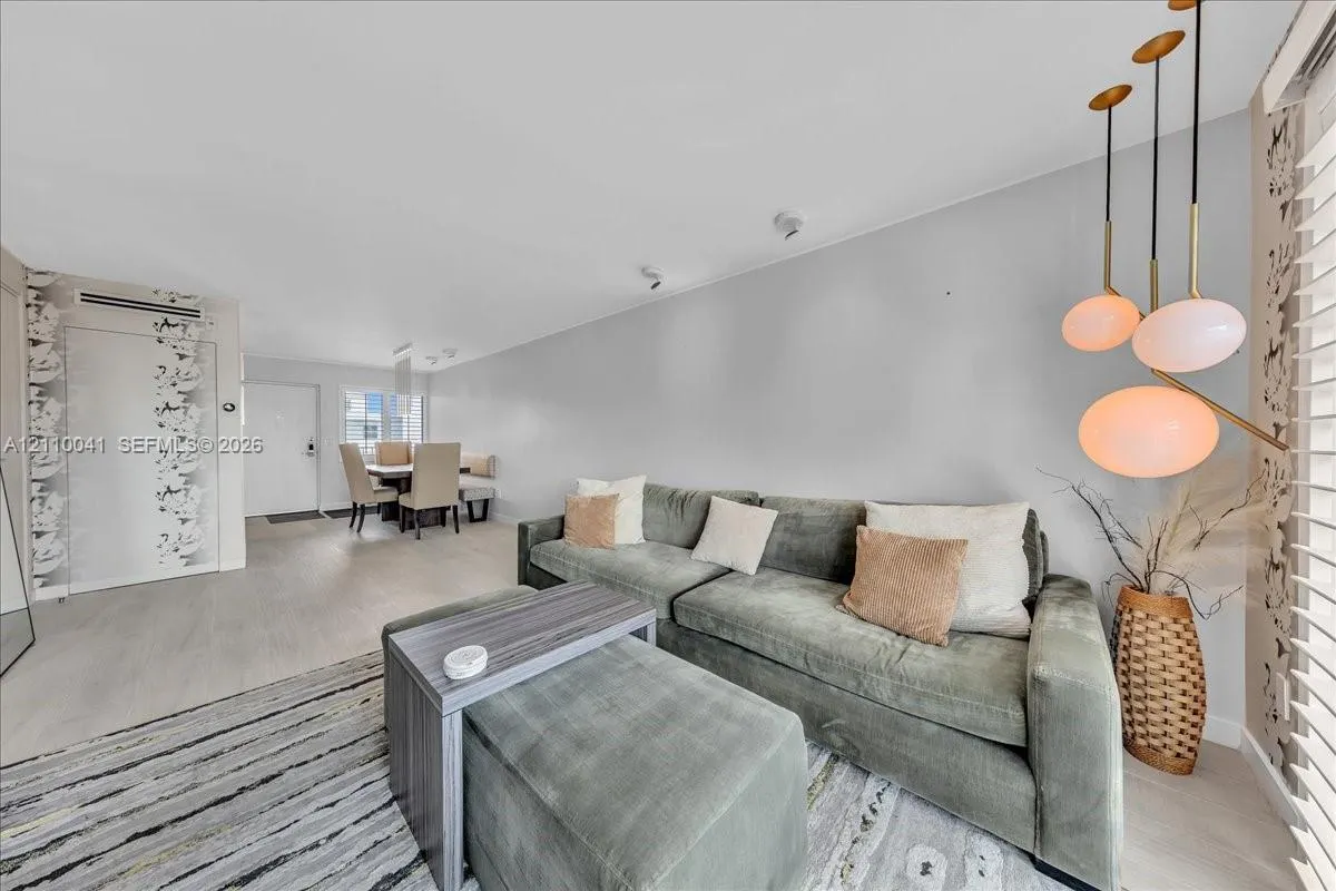 1610 Lenox Avenue #516