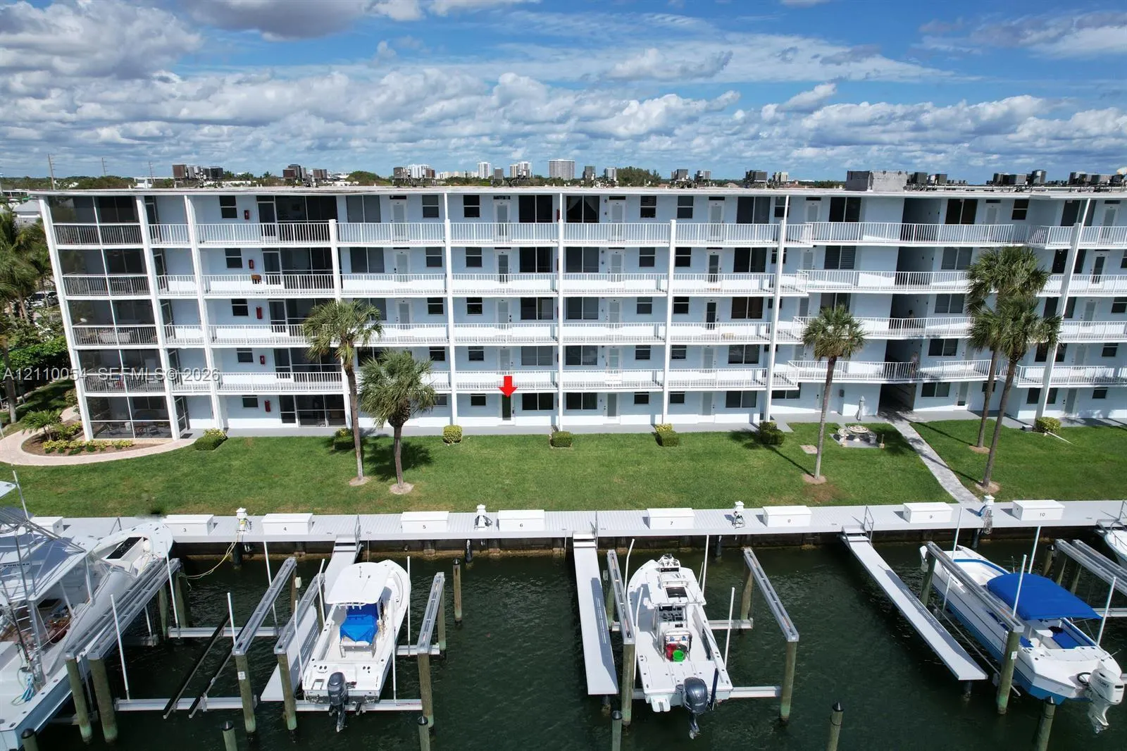 108 Paradise Harbour Boulevard #111