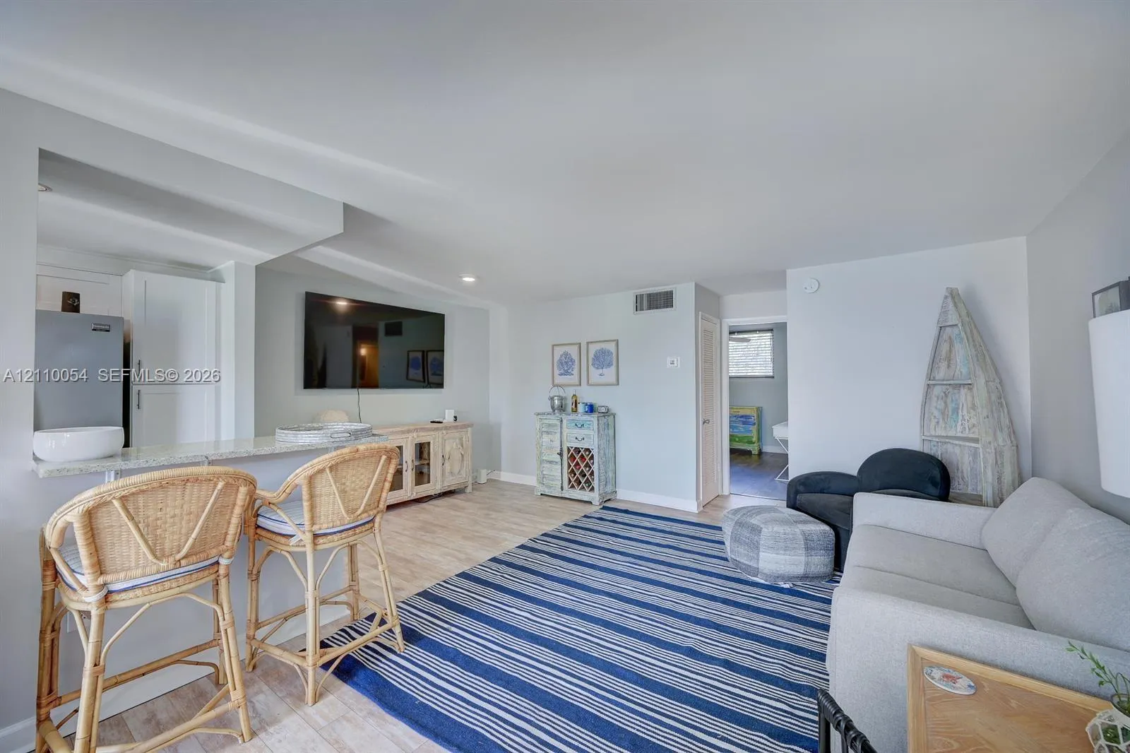 108 Paradise Harbour Boulevard #111