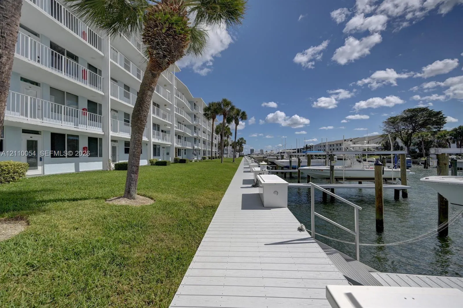108 Paradise Harbour Boulevard #111