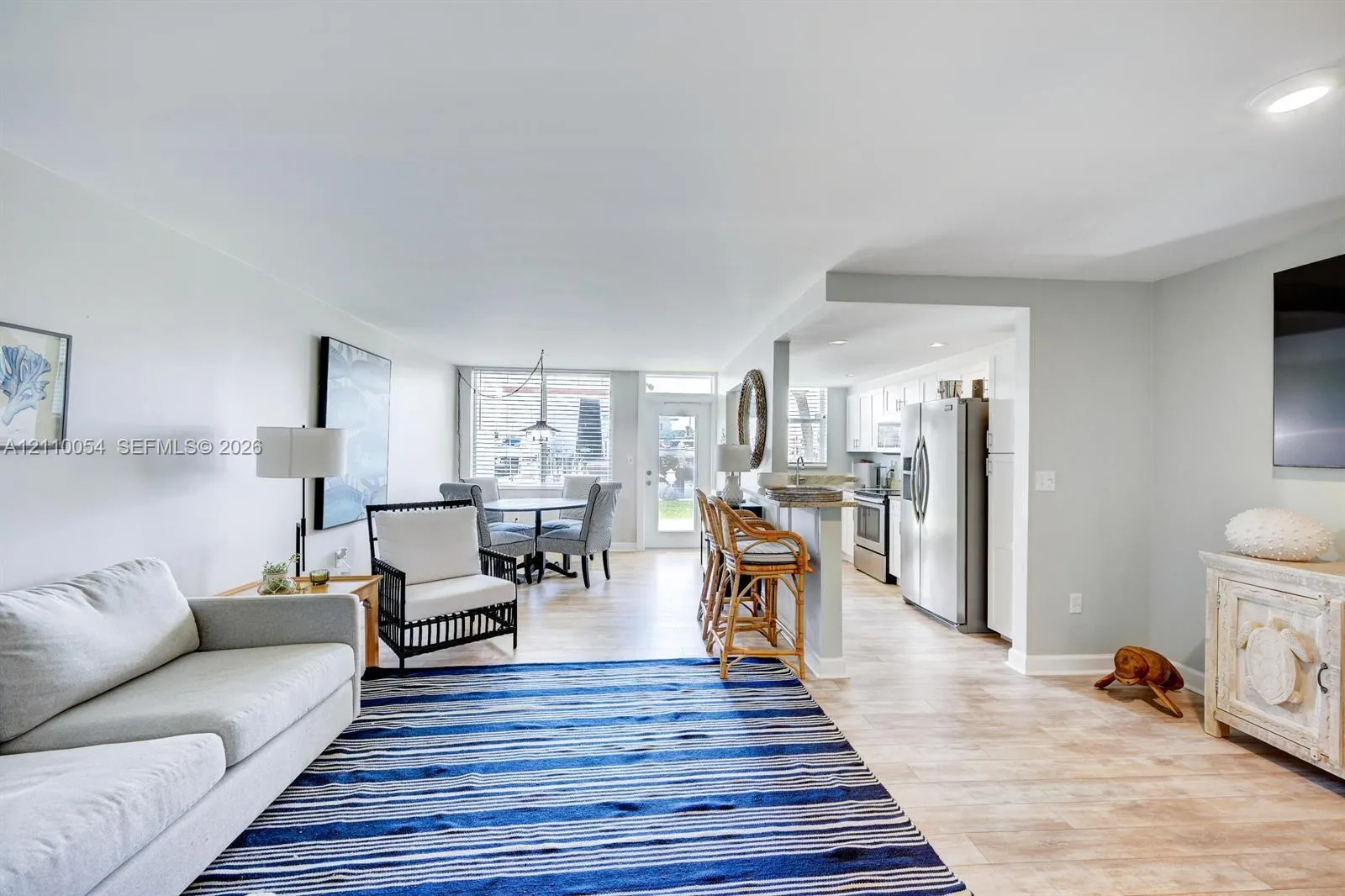 108 Paradise Harbour Boulevard #111