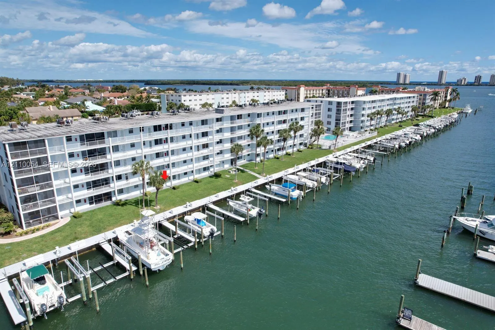 108 Paradise Harbour Boulevard #111