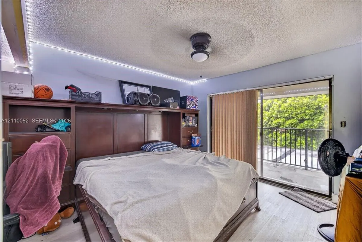 1403 SW 110th Way