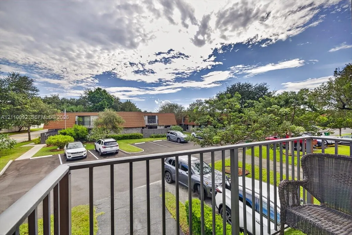 1403 SW 110th Way