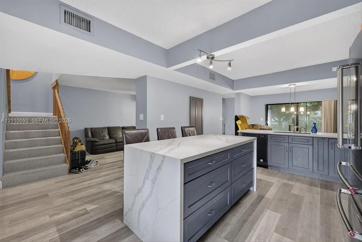 1403 SW 110th Way
