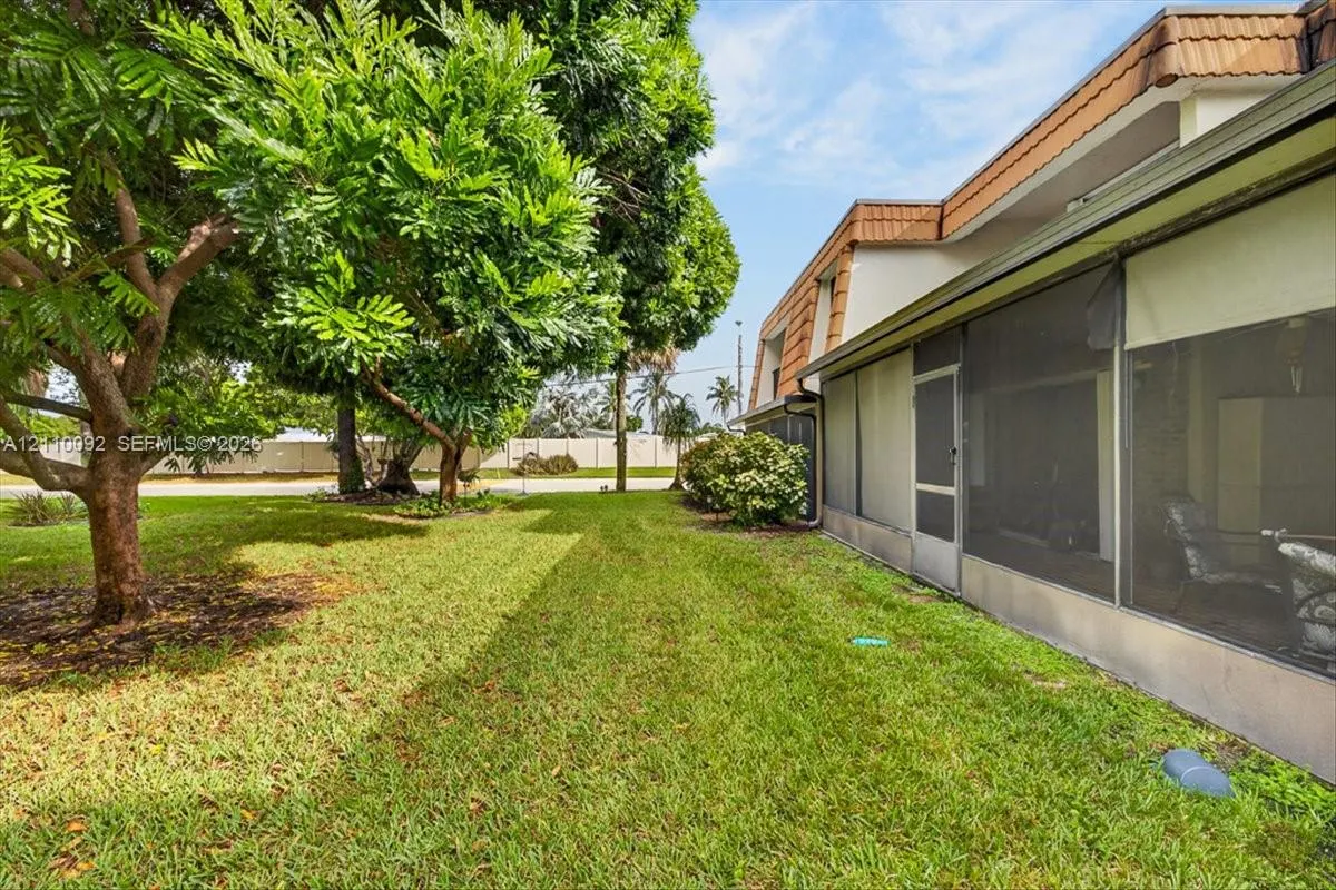 1403 SW 110th Way