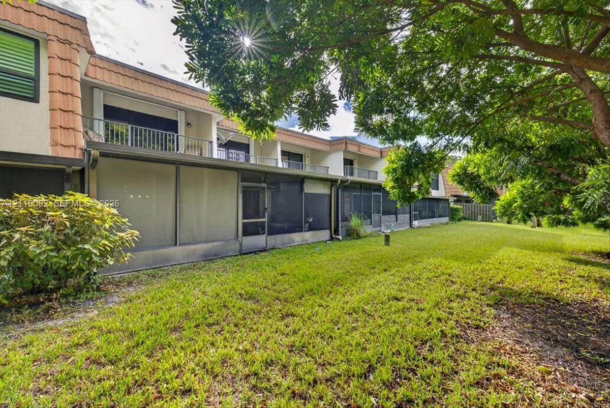 1403 SW 110th Way