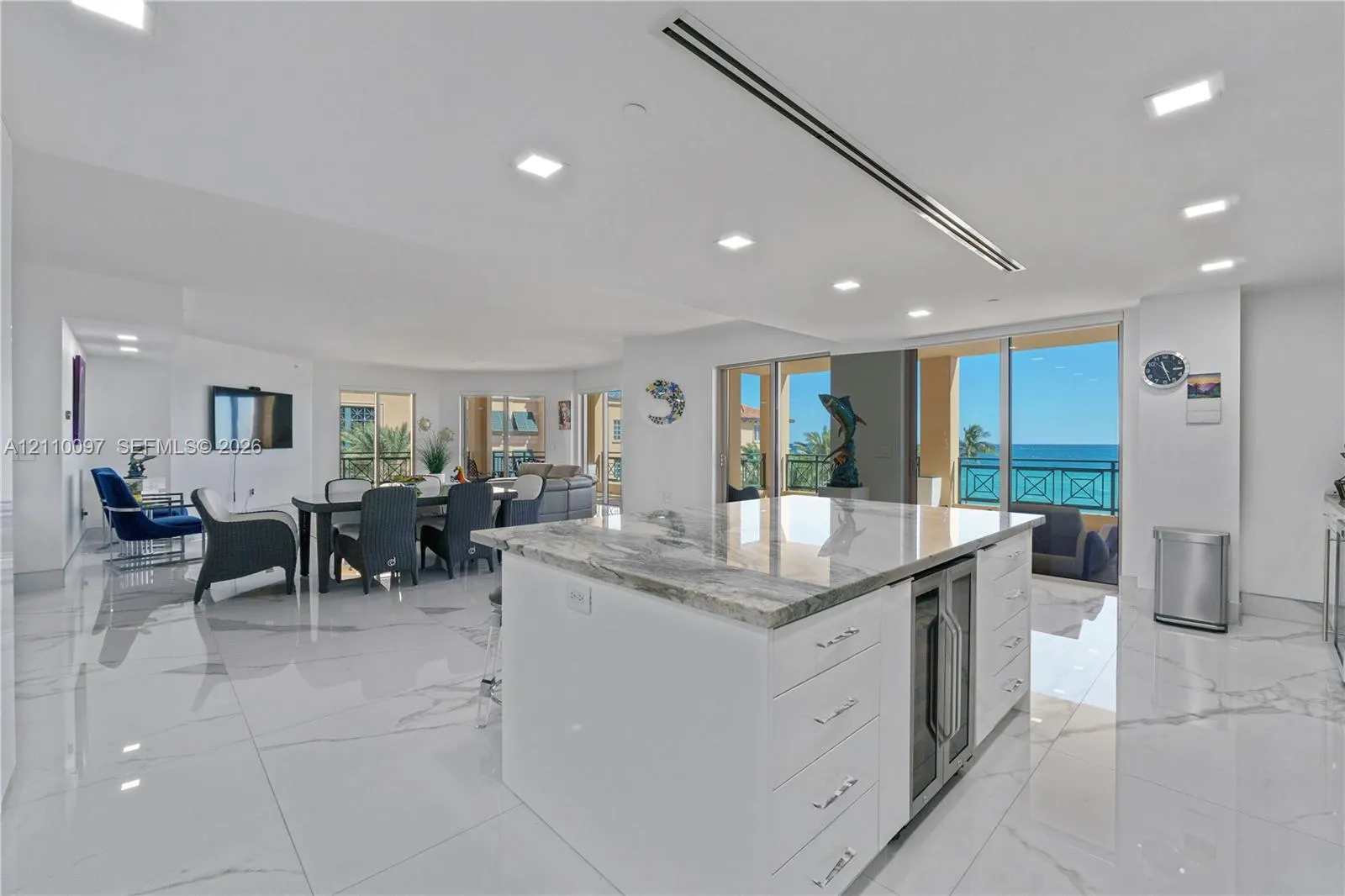 3415 N Ocean Drive #401